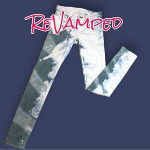 Originally NWT Bright White Skinny Jeans now in Twisted Sage Design. Size 24